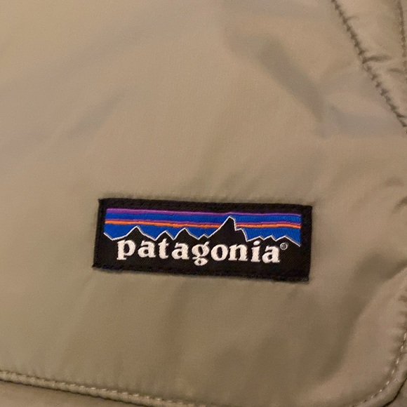 NWOT Patagonia hooded vest green XS - Picture 6 of 7